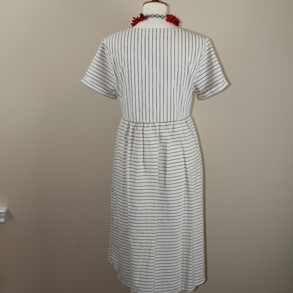 NEW Striped Linen Dress with Pockets - Picture 4 of 7